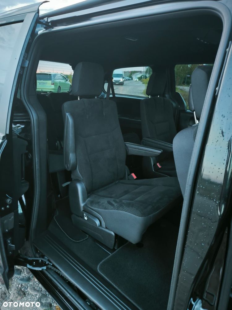 Dodge Grand Caravan - 16