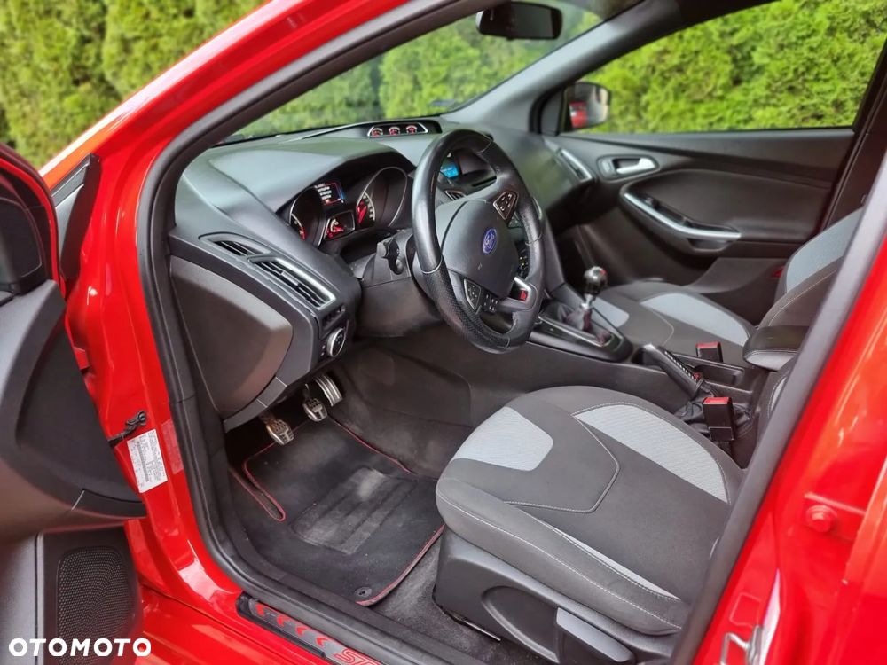 Ford Focus 2.0 EcoBoost ST - 7