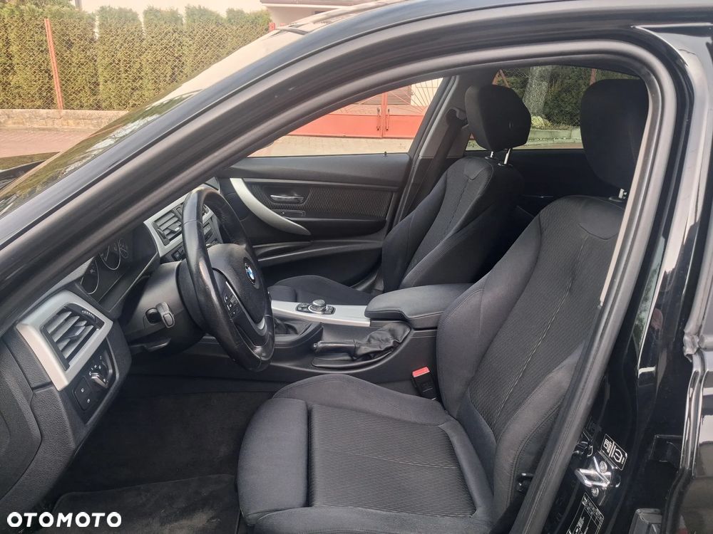 BMW Seria 3 318d Sport Line - 3