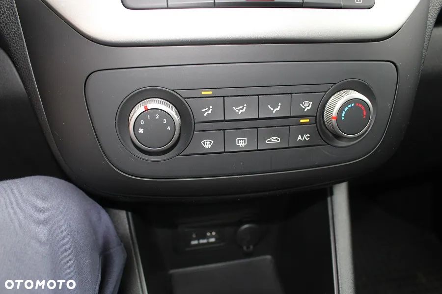 Kia Venga 1.6 M - 12