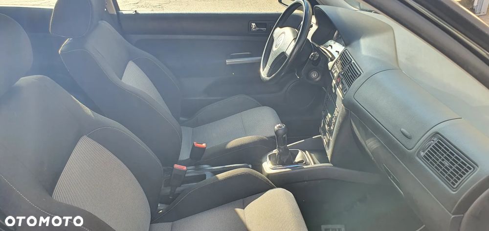 Volkswagen Golf 2.0 Highline - 37