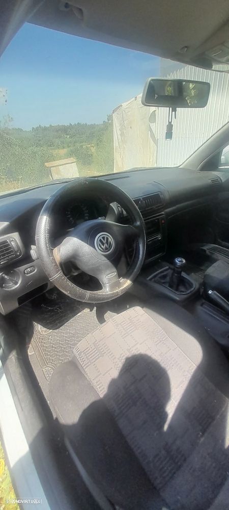 VW Passat 1.9 TDi Confortline - 5