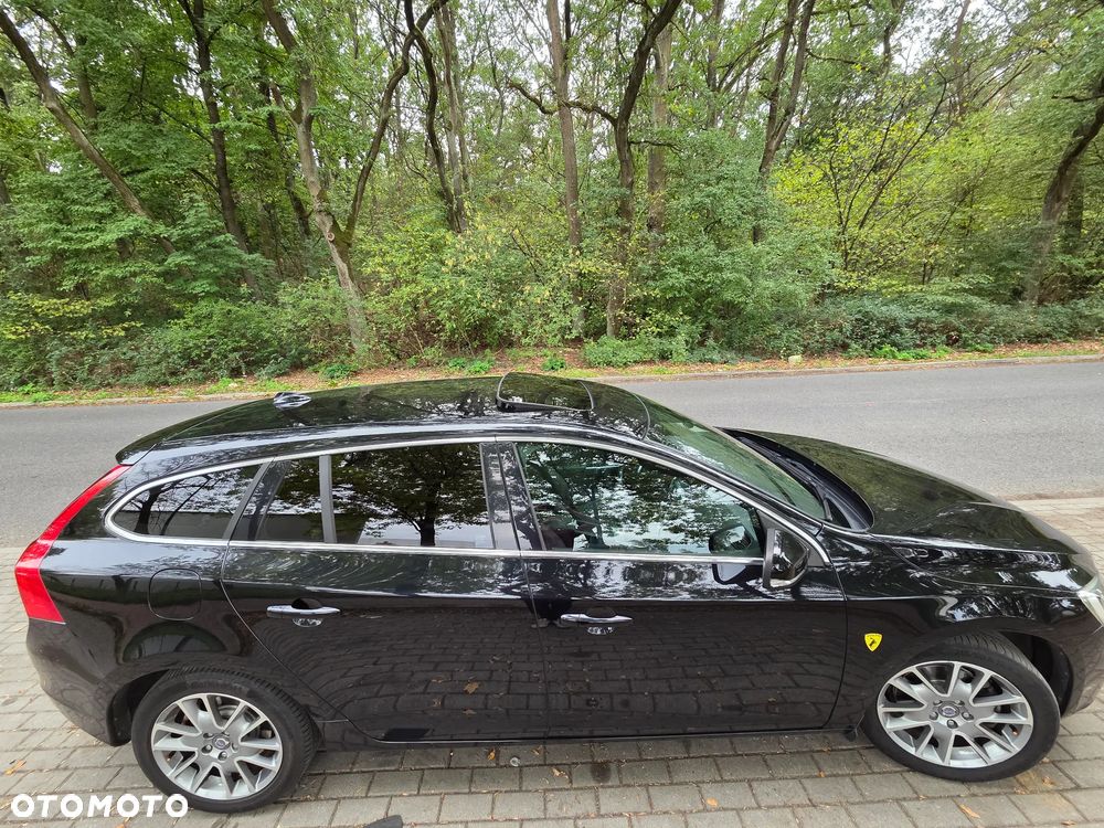 Volvo V60 D2 Momentum - 12