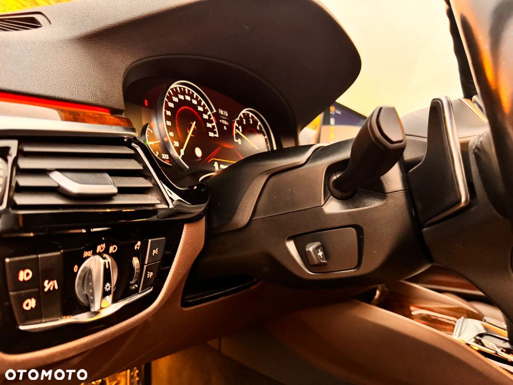 BMW Seria 5 540i xDrive M Sport sport - 29