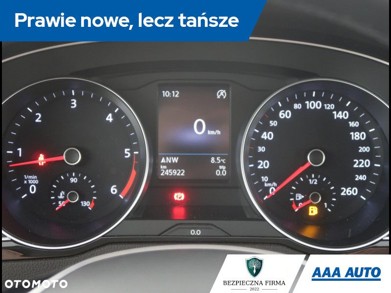 Volkswagen Passat - 12