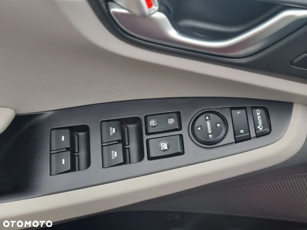 Hyundai IONIQ Hybrid Premium - 29