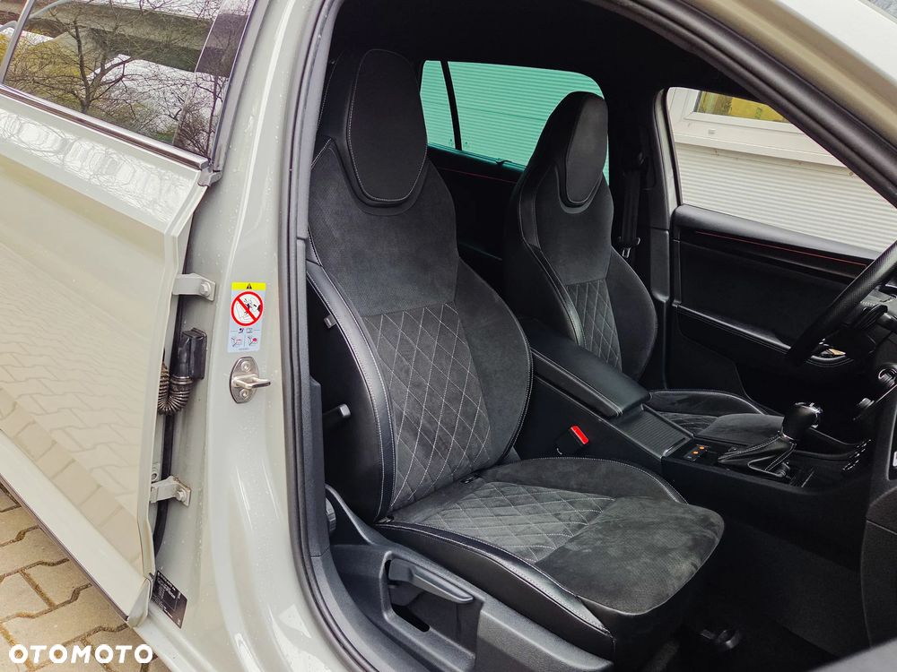 Skoda Superb 2.0 TDI SCR Sportline DSG - 23