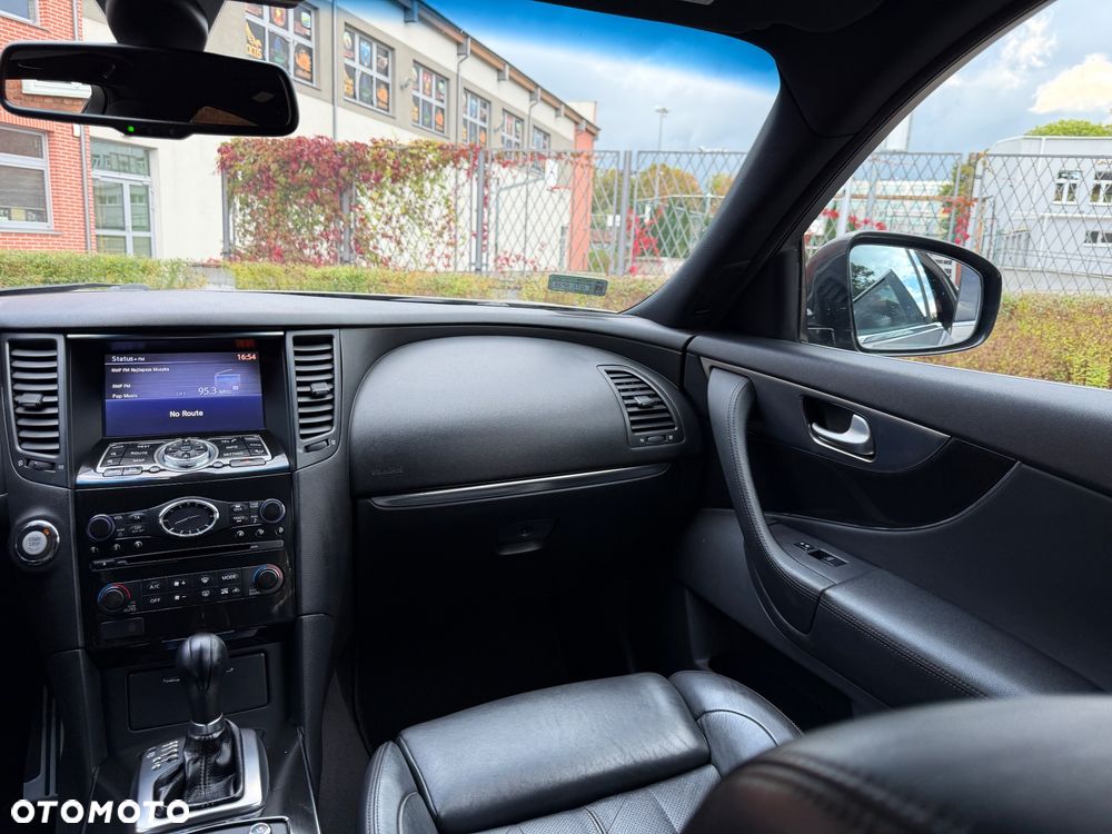 Infiniti FX FX30d S Premium - 27