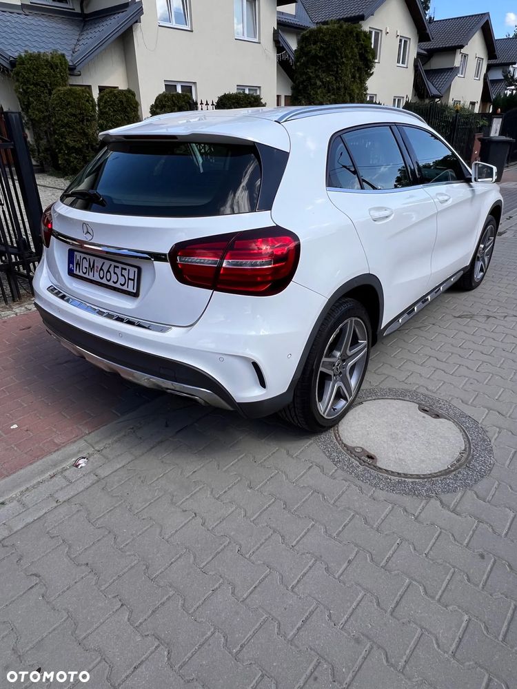 Mercedes-Benz GLA 200 7G-DCT AMG Line - 2