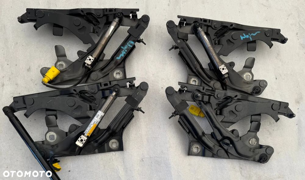 Audi Q5 80A zawiasy maski naboje