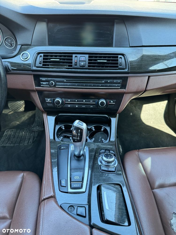 BMW Seria 5 525d - 17