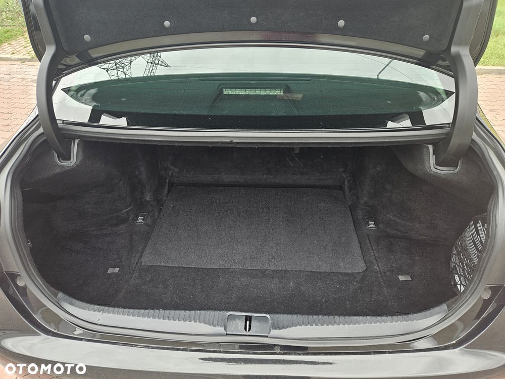Lexus GS 300h - 24