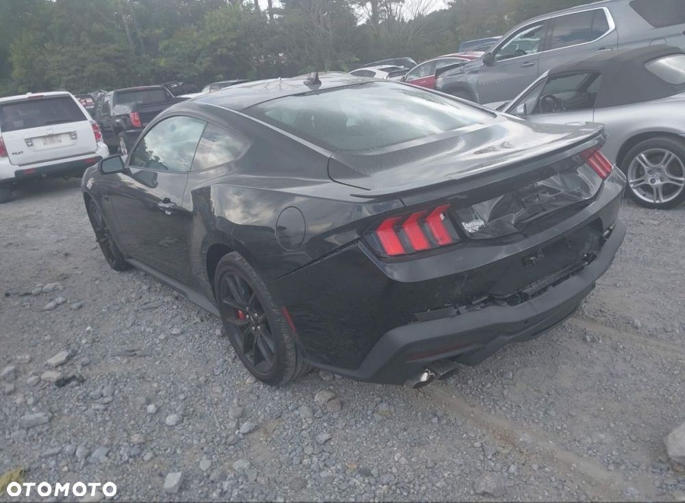 Ford Mustang - 7