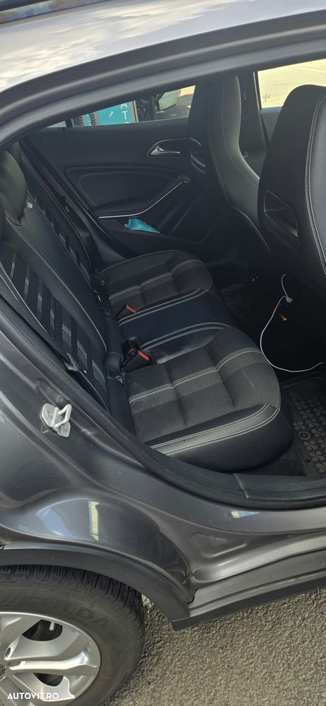 Mercedes-Benz GLA 220 d 7G-DCT - 12