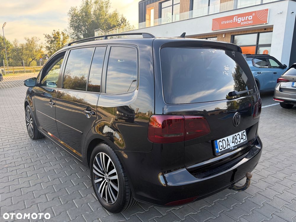 Volkswagen Touran - 10