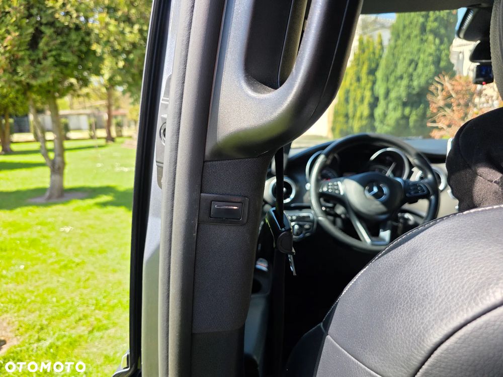 Mercedes-Benz Klasa V 220 CDI Avantgarde 7G-Tronic (ekstra d³) - 36