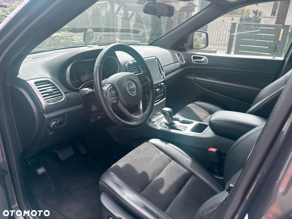 Jeep Grand Cherokee - 19