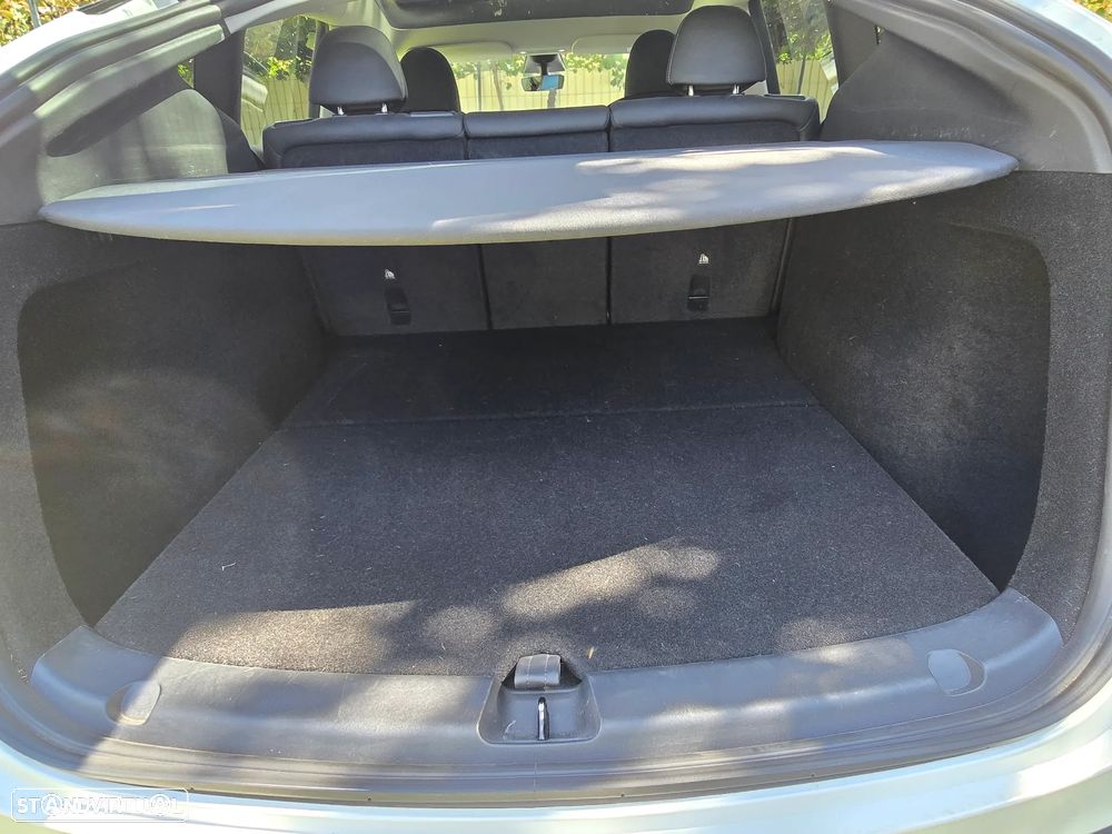 Tesla Model Y Standard - 16