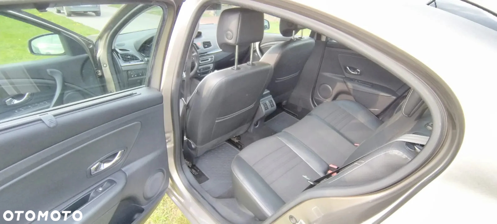 Renault Fluence 1.6 16V Zen - 11