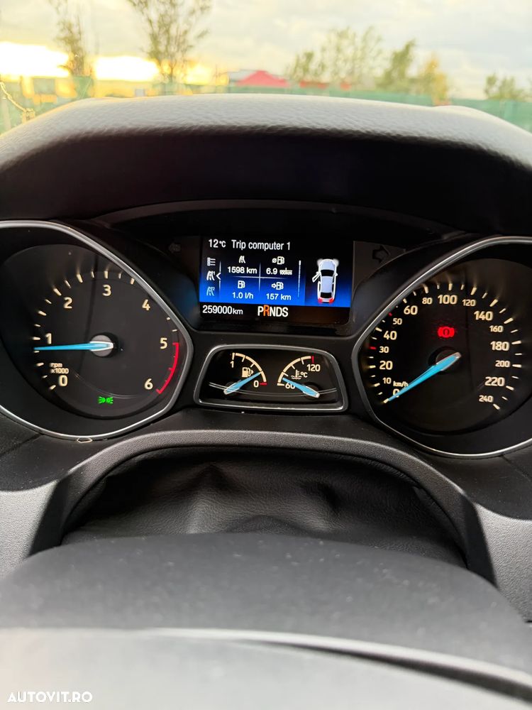 Ford Focus 1.5 TDCi Powershift Titanium - 7