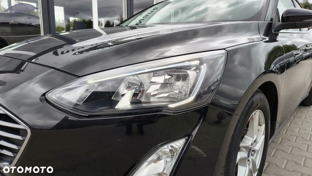 Ford Focus 1.0 EcoBoost Trend - 27