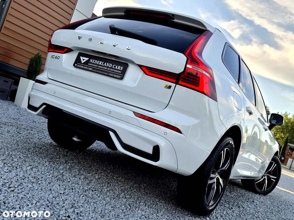 Volvo XC 60 B4 D AWD Plus Dark - 9