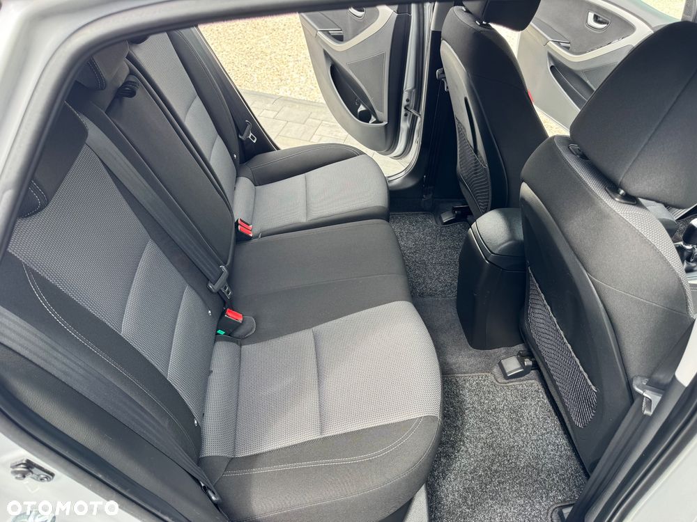 Hyundai i30 1.4 BlueDrive Go - 23