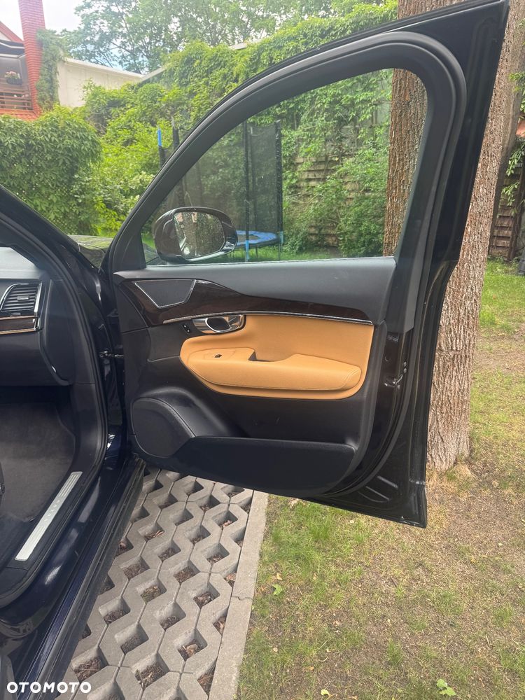 Volvo XC 90 - 8