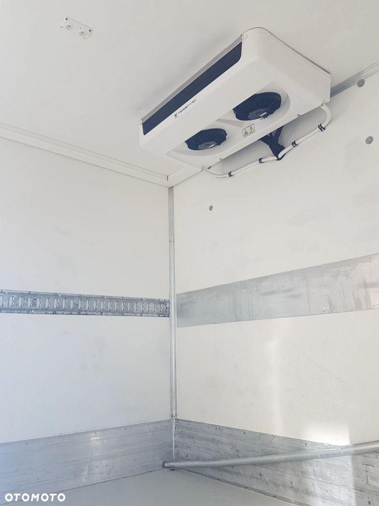 Iveco DAILY 72-180 WINDA 8EP CHŁODNIA AGREGAT IZOTERMA 4,21x2,09x2,10 GRZANIE THERMO KING V-500 MAX DMC 7,2 TONY - 32