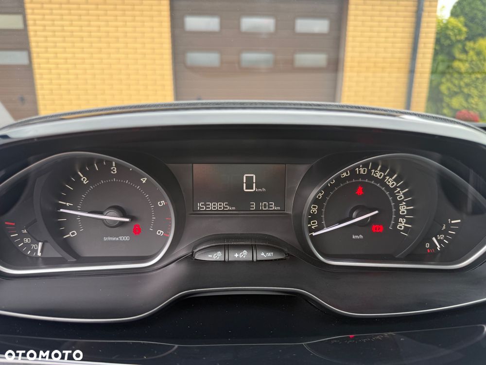 Peugeot 2008 BlueHDi 100 STOP & START Style - 10