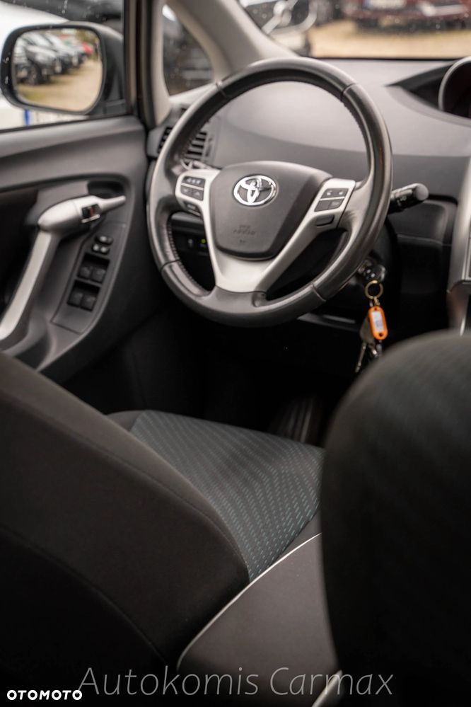 Toyota Verso 1.8 Sol - 16