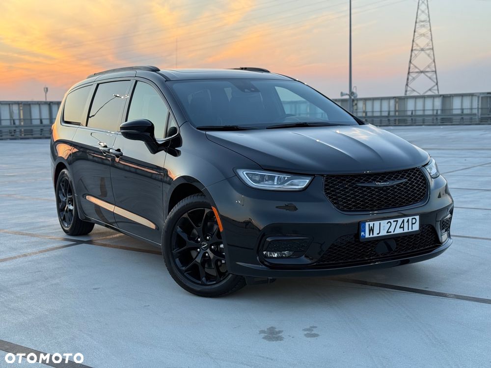 Chrysler Pacifica - 4