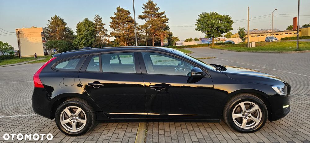 Volvo V60 D2 Momentum - 17