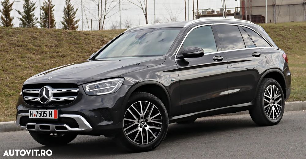 Mercedes-Benz GLC 300 e 4MATIC - 4