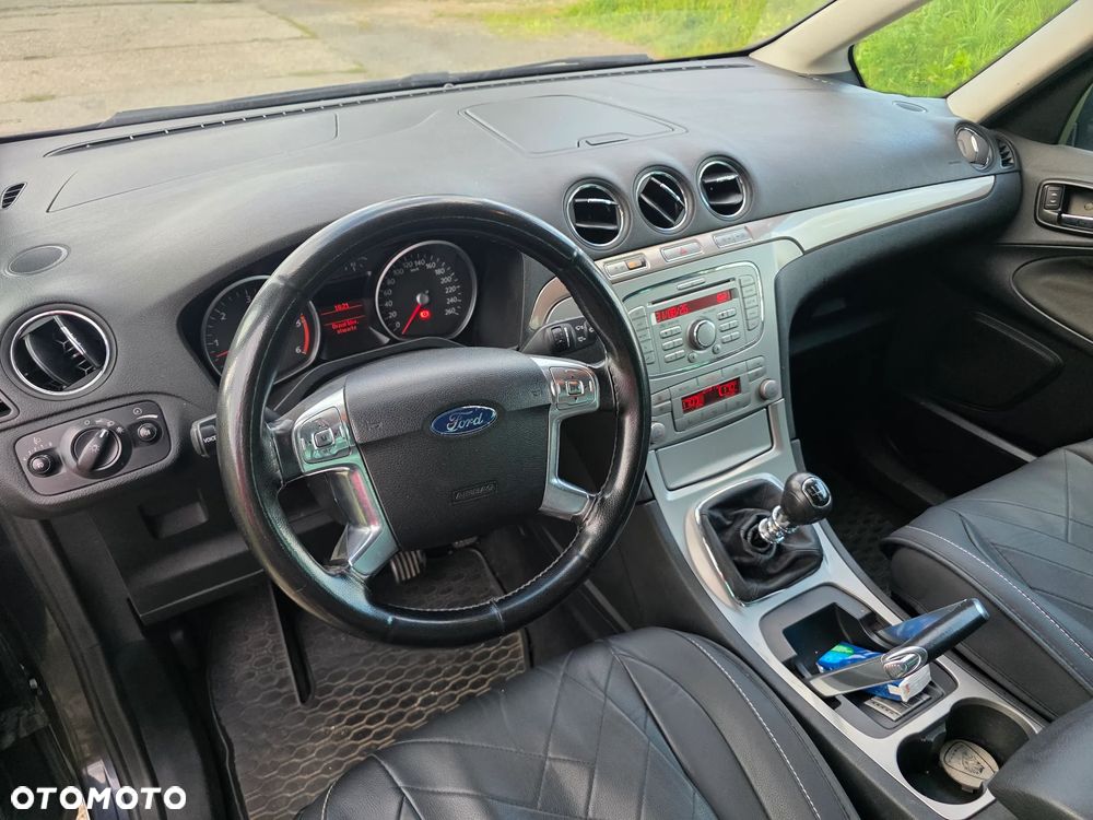 Ford Galaxy - 10
