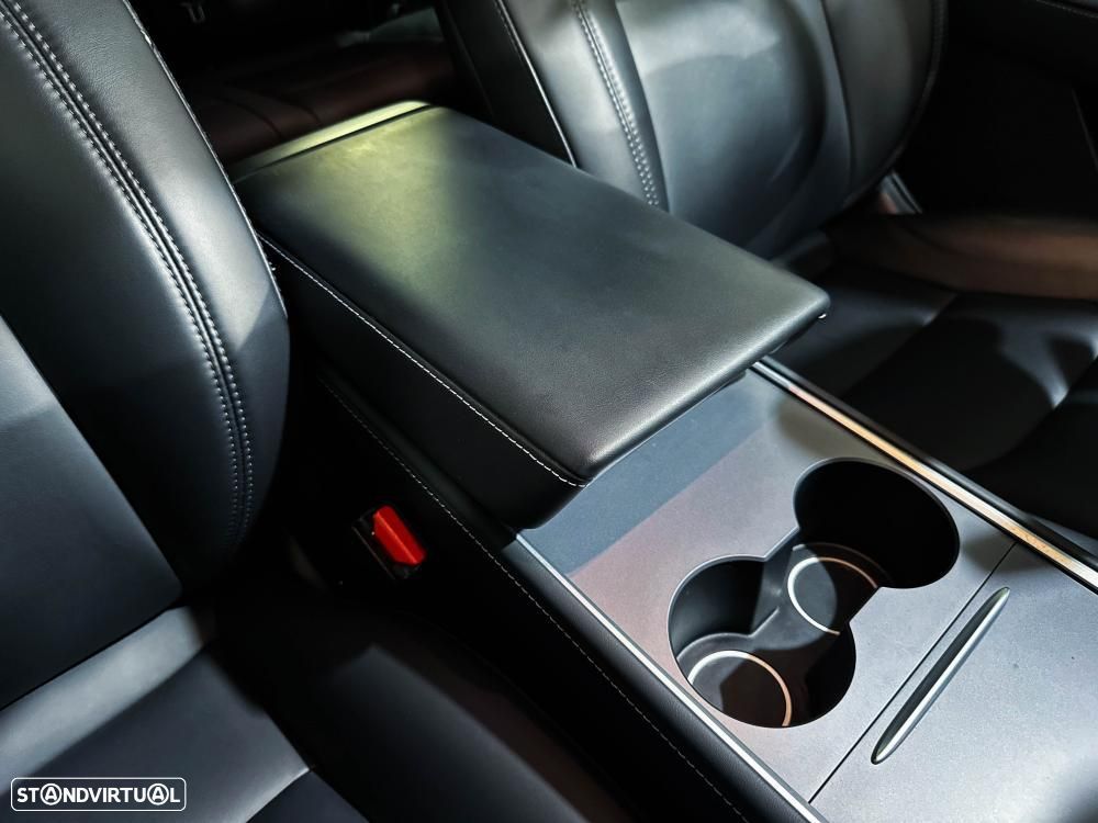 Tesla Model Y Long Range Dual Motor AWD - 37