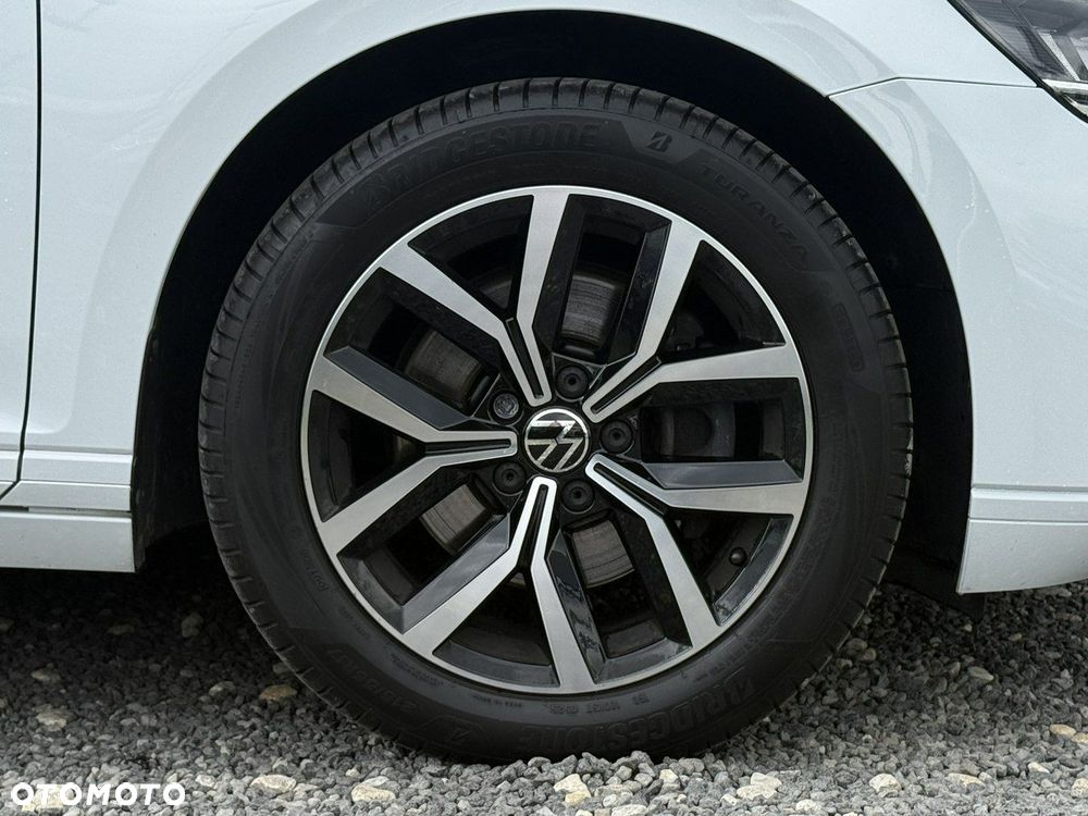 Volkswagen Passat - 11