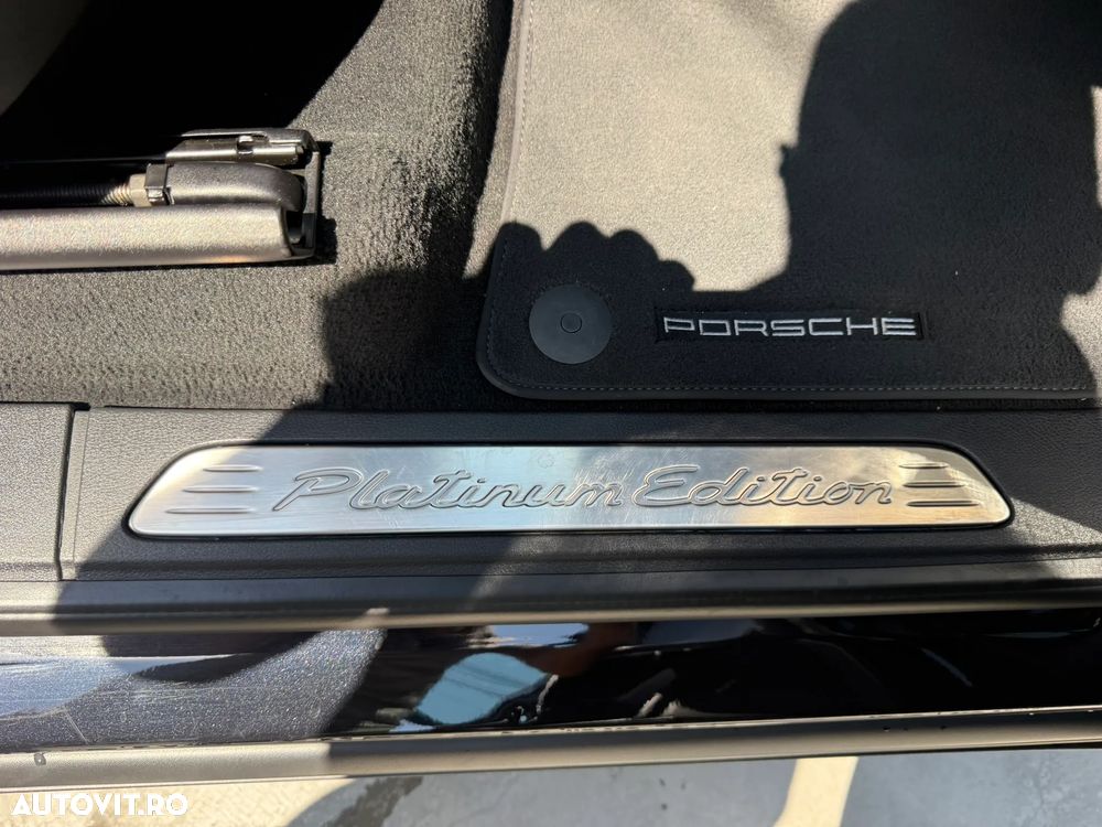 Porsche Cayenne Platinum Edition - 24