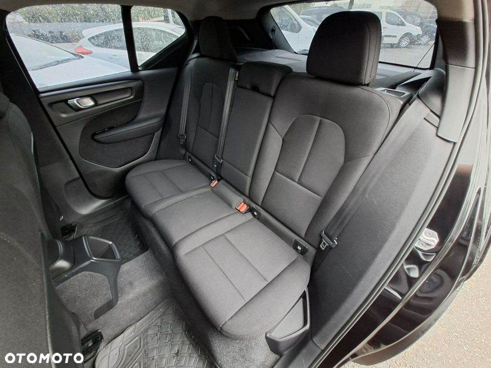 Volvo XC 40 T3 Geartronic Momentum Core - 27