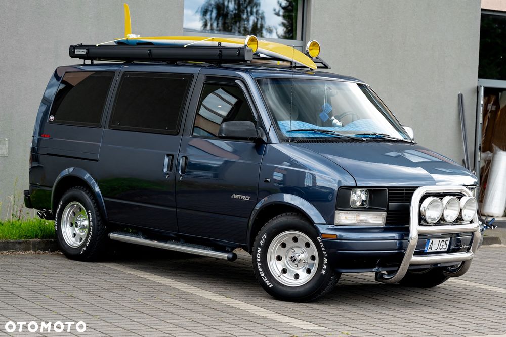Chevrolet Astro - 3