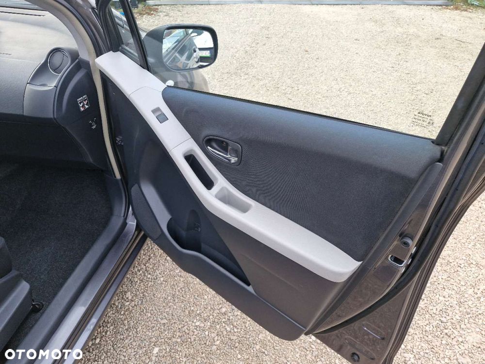 Toyota Yaris - 23