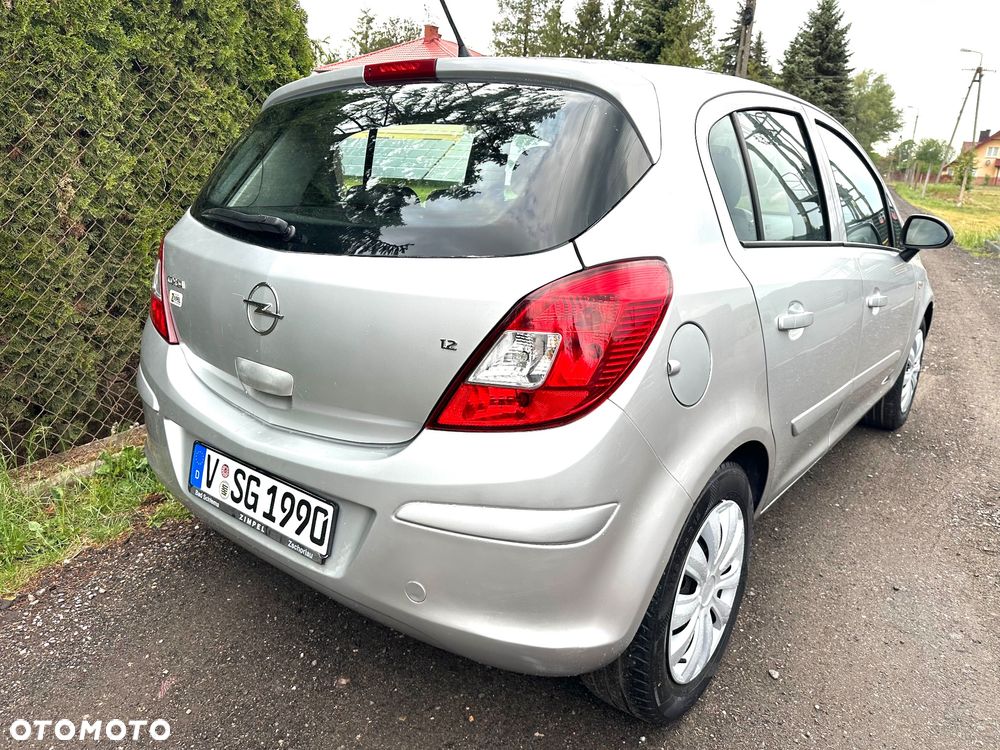 Opel Corsa 1.2 16V Innovation - 16