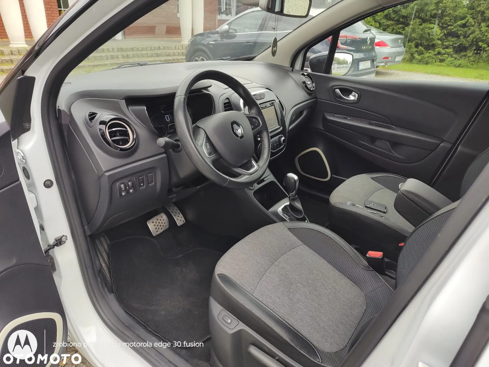Renault Captur TCe 120 EDC Helly Hansen - 11