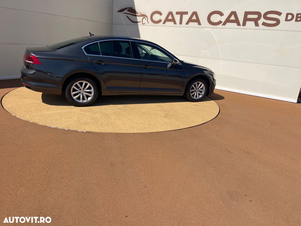 Volkswagen Passat - 17