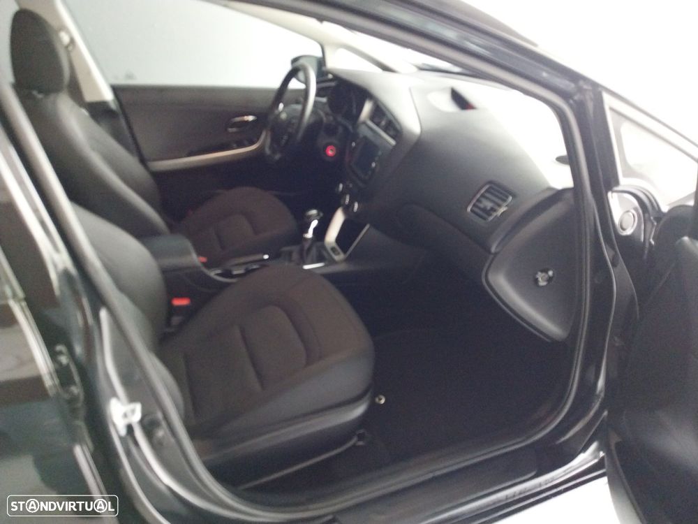 Kia Ceed SW 1.6 CRDi Nav Line - 6