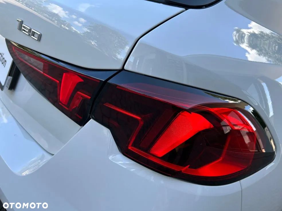 BMW Seria 1 120 mHEV - 10