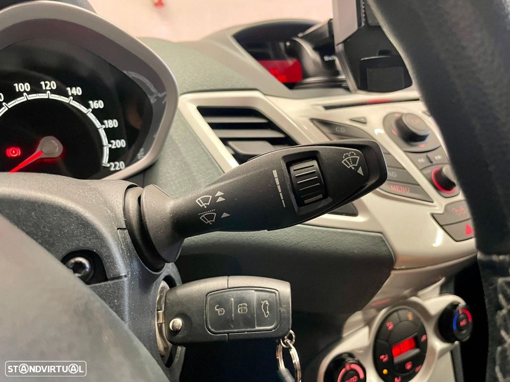 Ford Fiesta 1.4 Titanium Aut. - 20