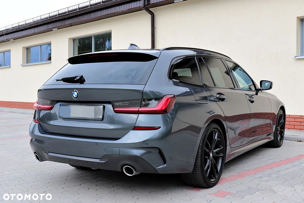 BMW Seria 3 320d Touring M Sport - 12