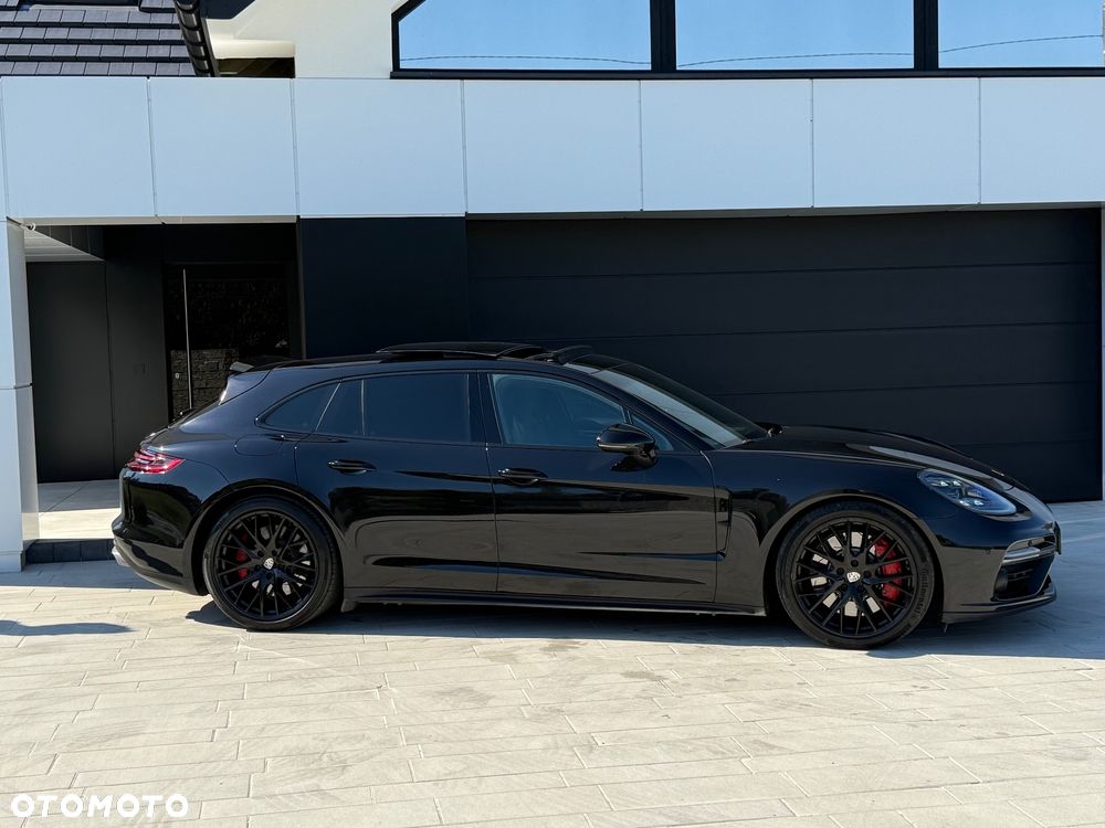 Porsche Panamera Turbo Sport Turismo - 30