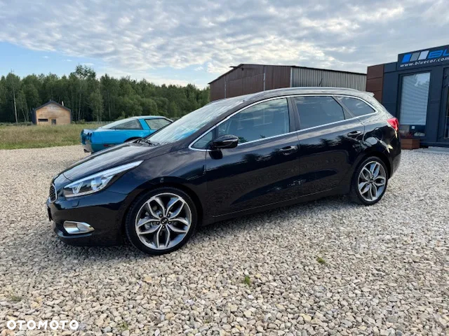 Kia Ceed 1.6 CRDi 128 ISG SW Platinum Edition - 18